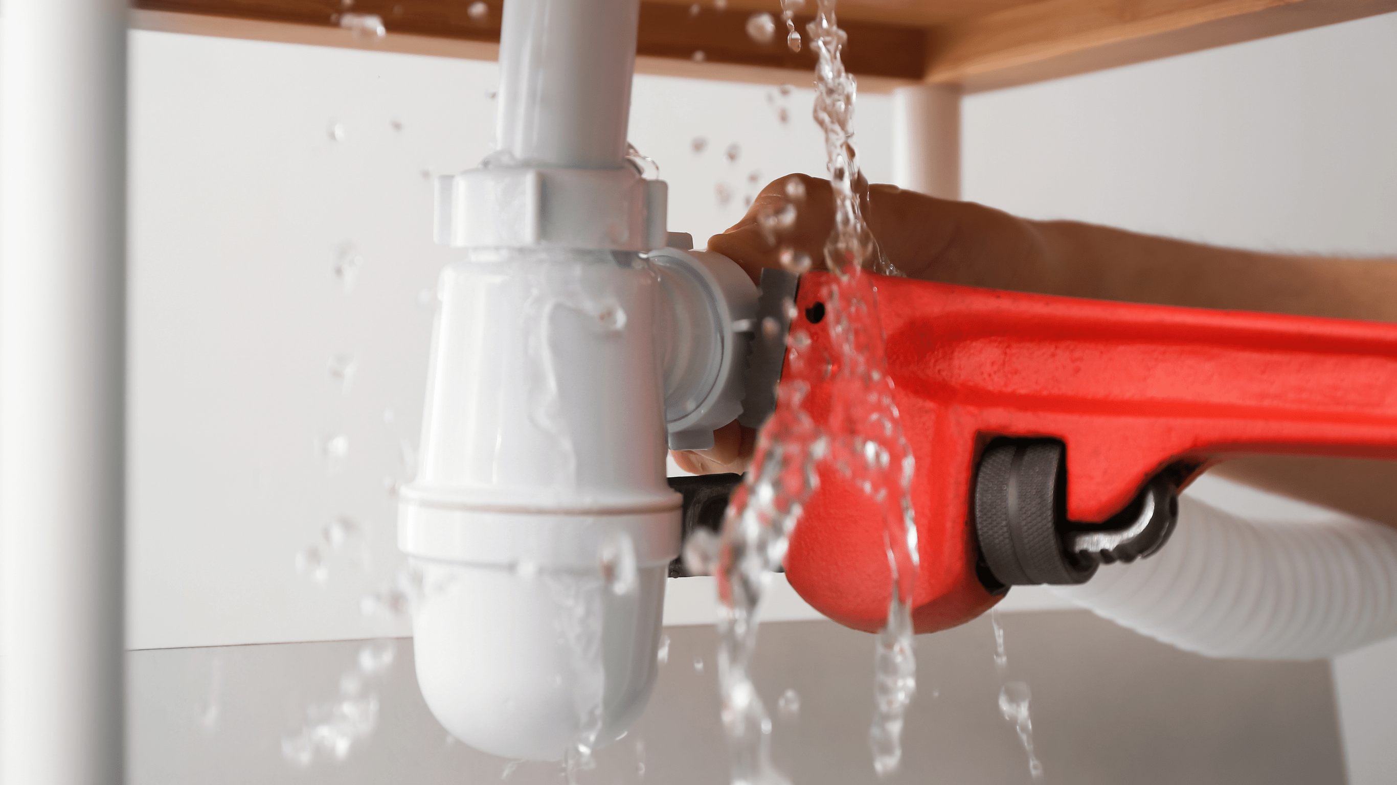 plumbing-leak-quicker-rooter-emergency-plumbing-and-heating_calgary